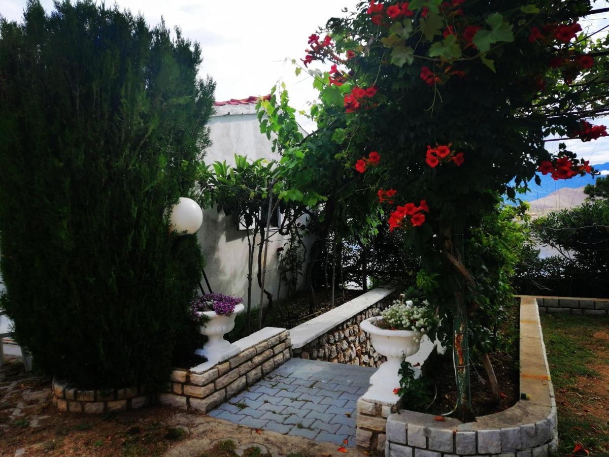 Family Apartments K&M Pag Town Exterior foto