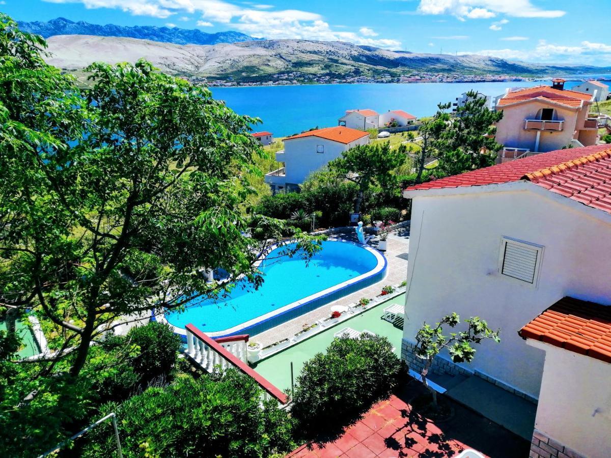 Family Apartments K&M Pag Town Exterior foto